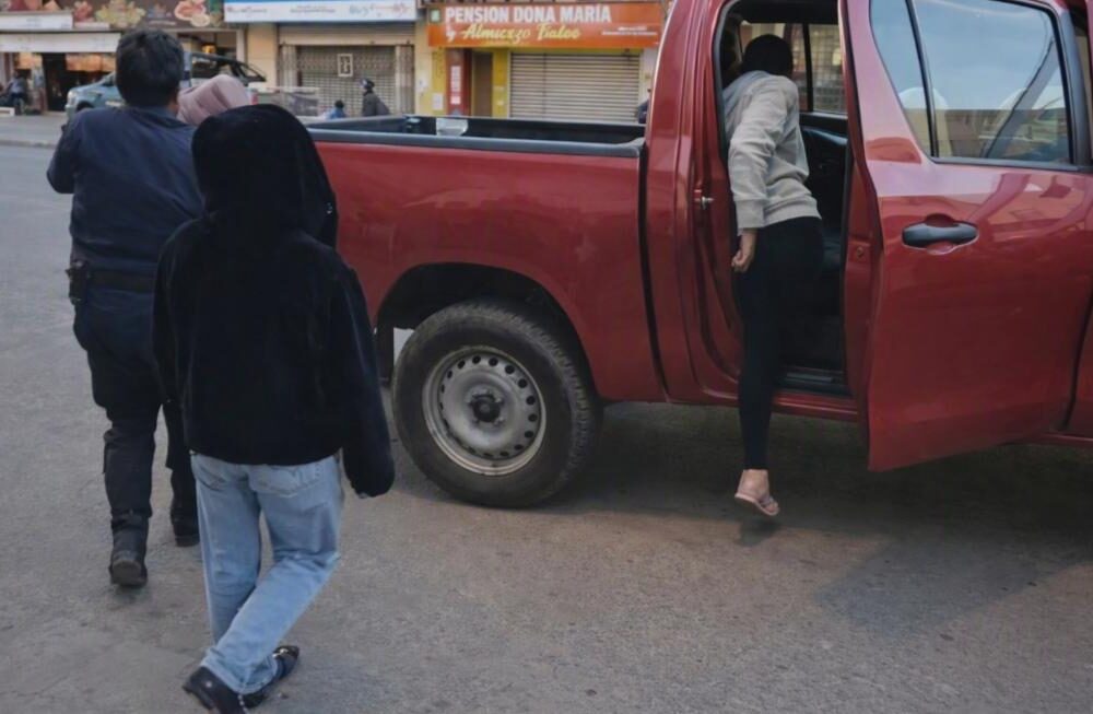Intervención policial en Oruro culmina con la detención de tres mujeres