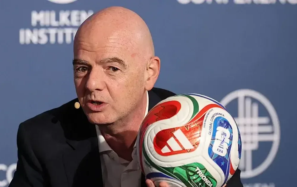 FIFA desiste de la inversión privada en sus competiciones tras la oposición global