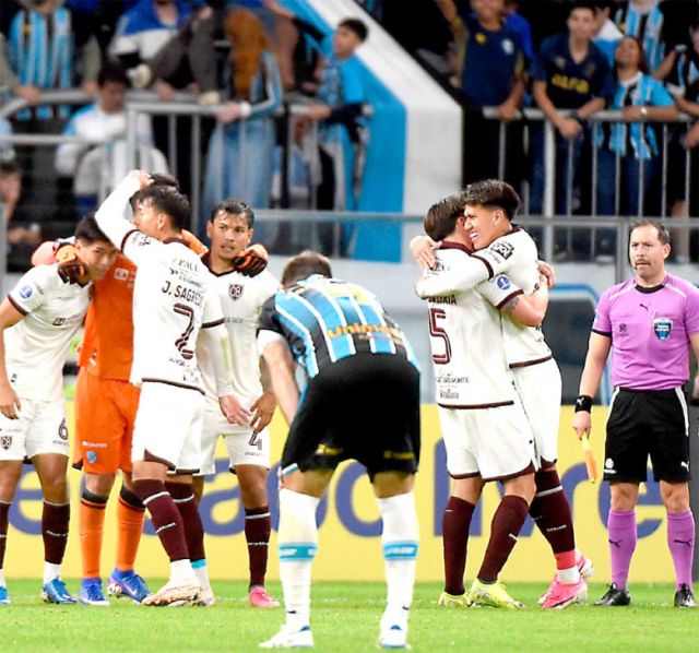 Bolívar hace historia y avanza a los octavos de final de la Sudamericana