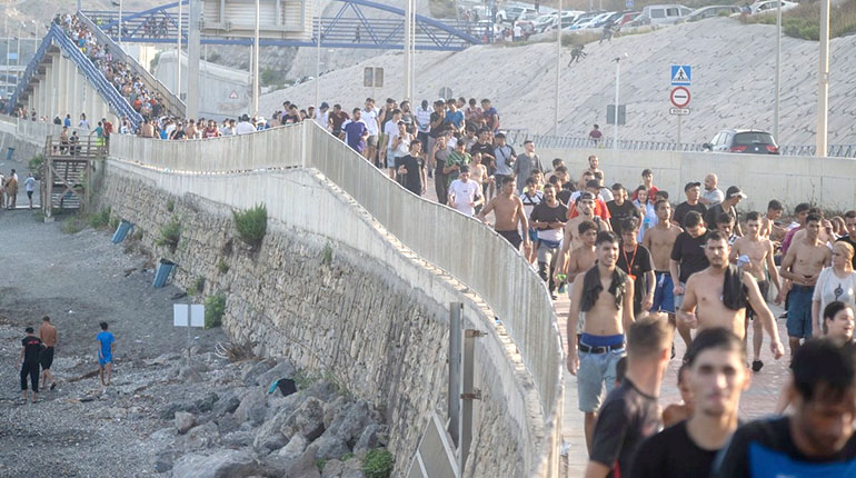 Cierre de fronteras entre Italia y España en medio de la crisis migratoria en Ceuta