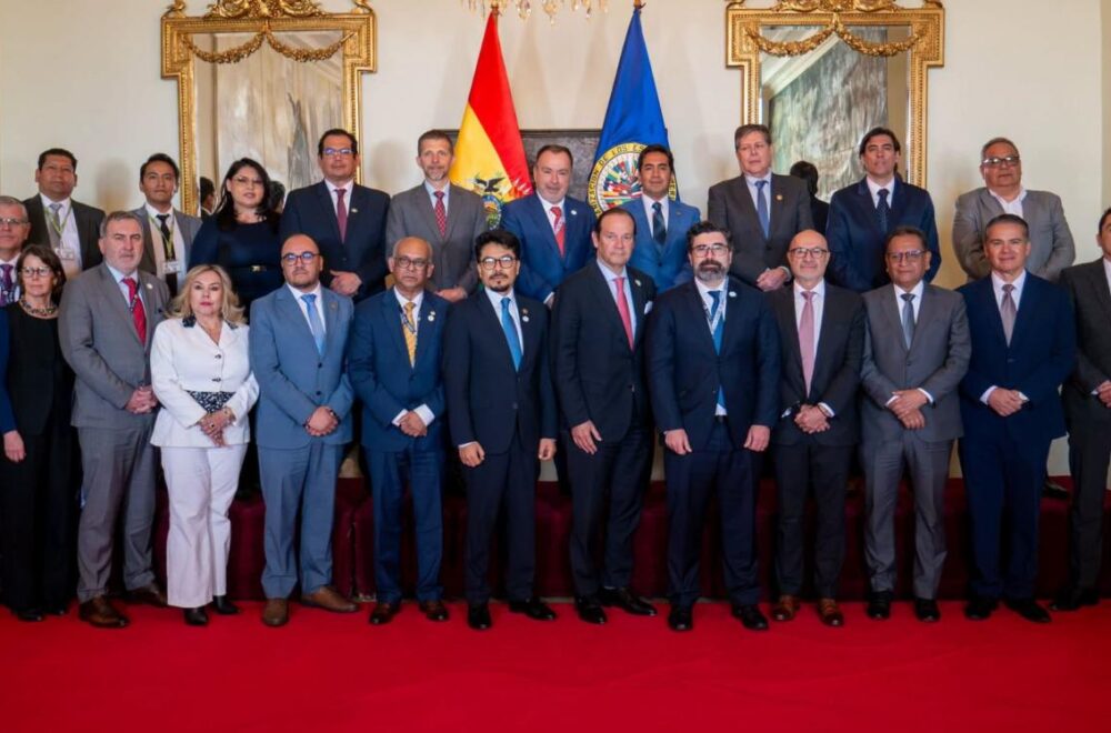 Misión de la OEA llega a Bolivia para evaluar el conflicto de 53 días