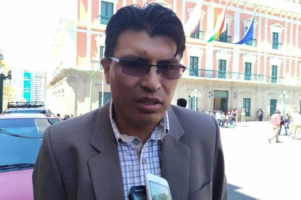 Suspensión de Nilton Condori por el Senado genera polémica