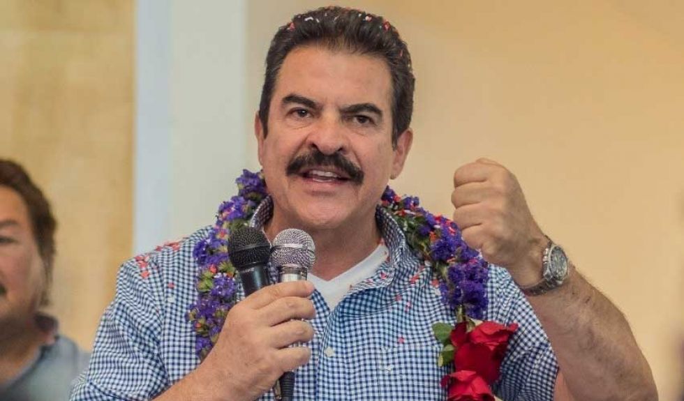 Reyes Villa critica a Espinoza por irregularidades en la compra de su vehículo