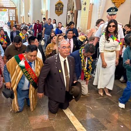 Vicepresidente Lara clama por la guía de la Virgen de Urkupiña para el presidente
