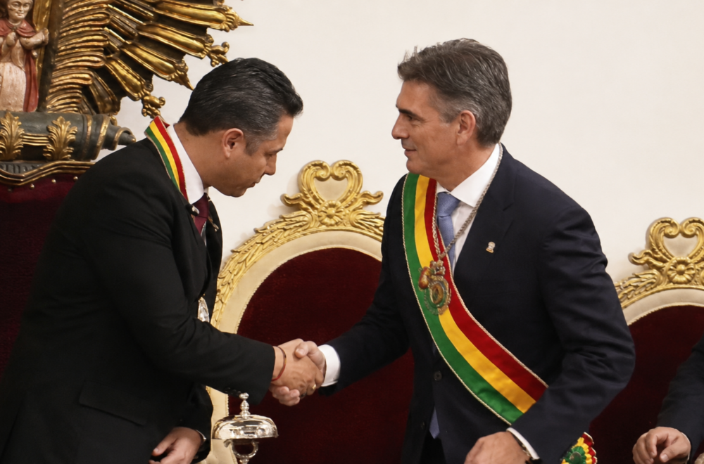 Reencuentro en la Sesión de Honor: Paz y Lara juntos en la conmemoración de la independencia boliviana