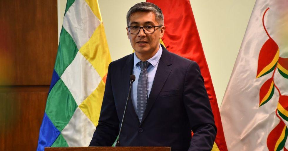 Vicepresidente Lara critica a Espinoza por incoherencia fiscal