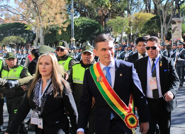 Andrés Gómez Vela sugiere que Rodrigo Paz opta por un modelo de gobernabilidad regional