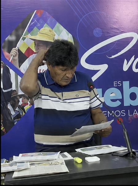 Evo Morales aclara que nunca solicitó la dimisión de Rodrigo Paz y aboga por una solución constitucional