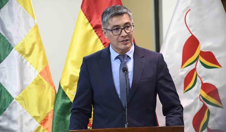 Gobierno identifica corrupción en YPFB y ANH como causa de desabastecimiento de combustible