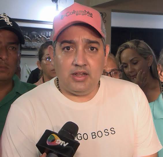 Hugo Vargas denuncia abuso de poder del ministro Espinoza