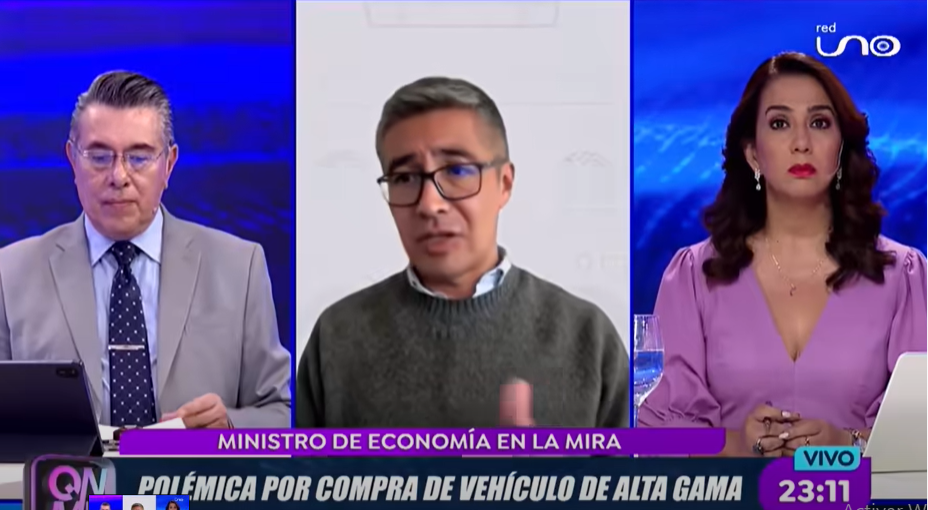Ministro de Economía minimiza controversia sobre su vehículo Audi Q4