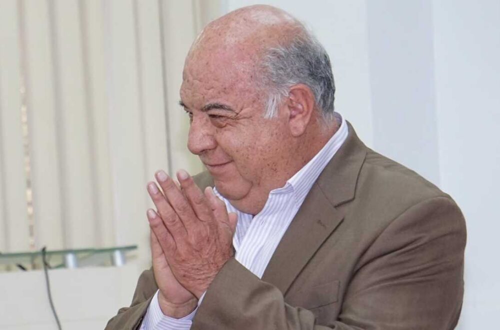 Denuncian enriquecimiento ilícito del gerente de la CNS