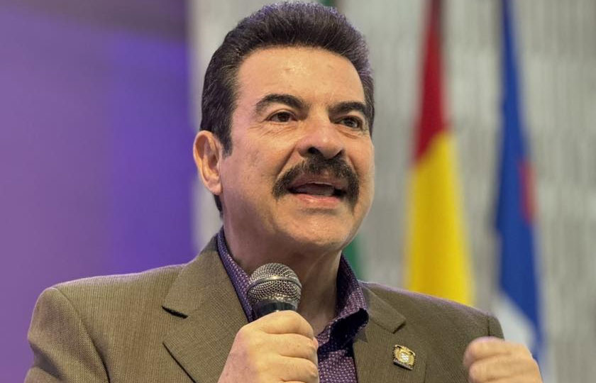 Manfred Reyes Villa critica a Evo Morales por acusaciones de atentados