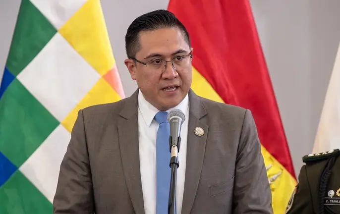 Christian Morales asume como nuevo Ministro de Economía en medio de la crisis institucional