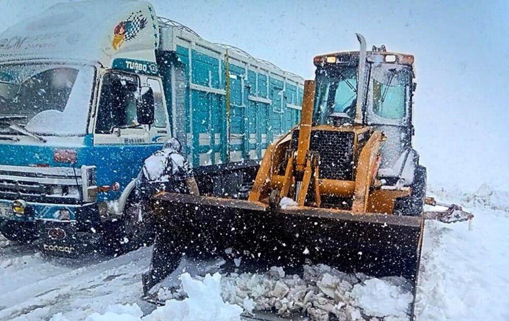 Nevadas en Bolivia causan tres muertes y afectan a más de 53.400 familias
