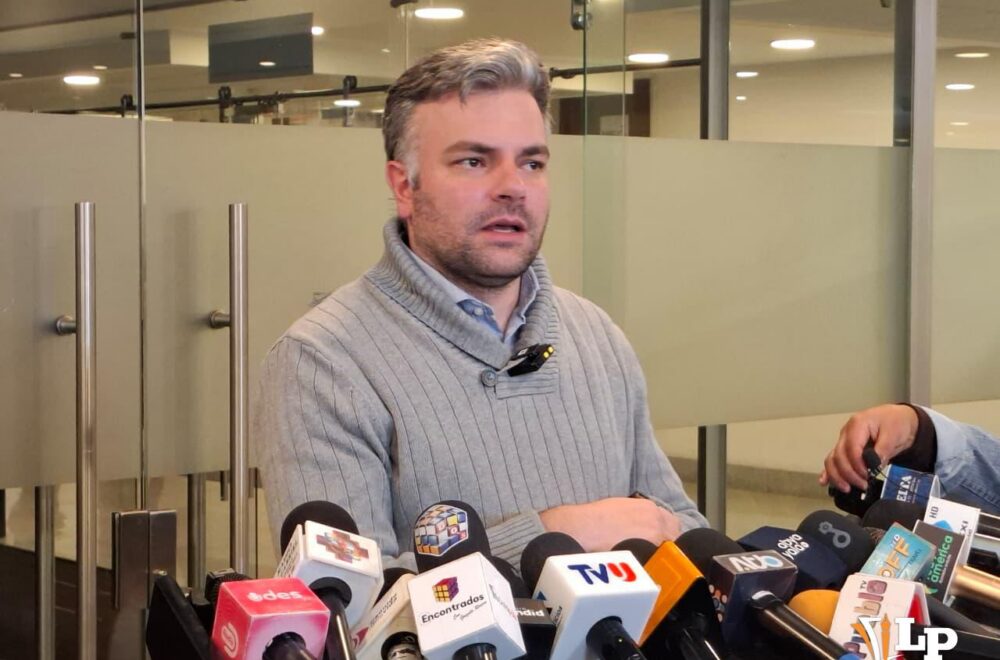 Defensa de Tuto Quiroga ante acusaciones de transfuguismo