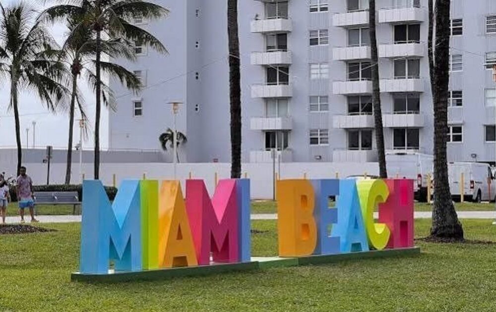 El 77% de los trabajadores latinos en Miami perciben un deterioro en la economía de EE.UU.
