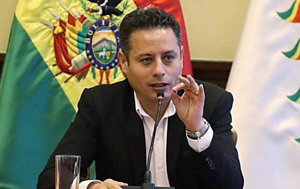Lara advierte sobre posible nombramiento de Espinoza en YPFB