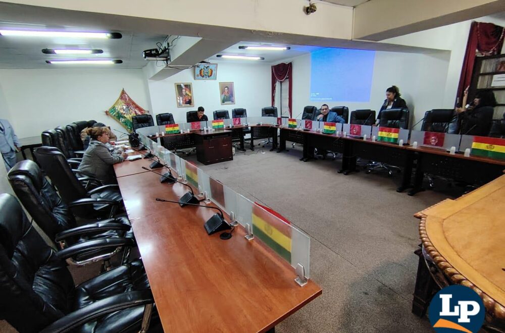 Oruro: Nuevas ausencias en la Brigada Parlamentaria generan críticas y suspenden sesión