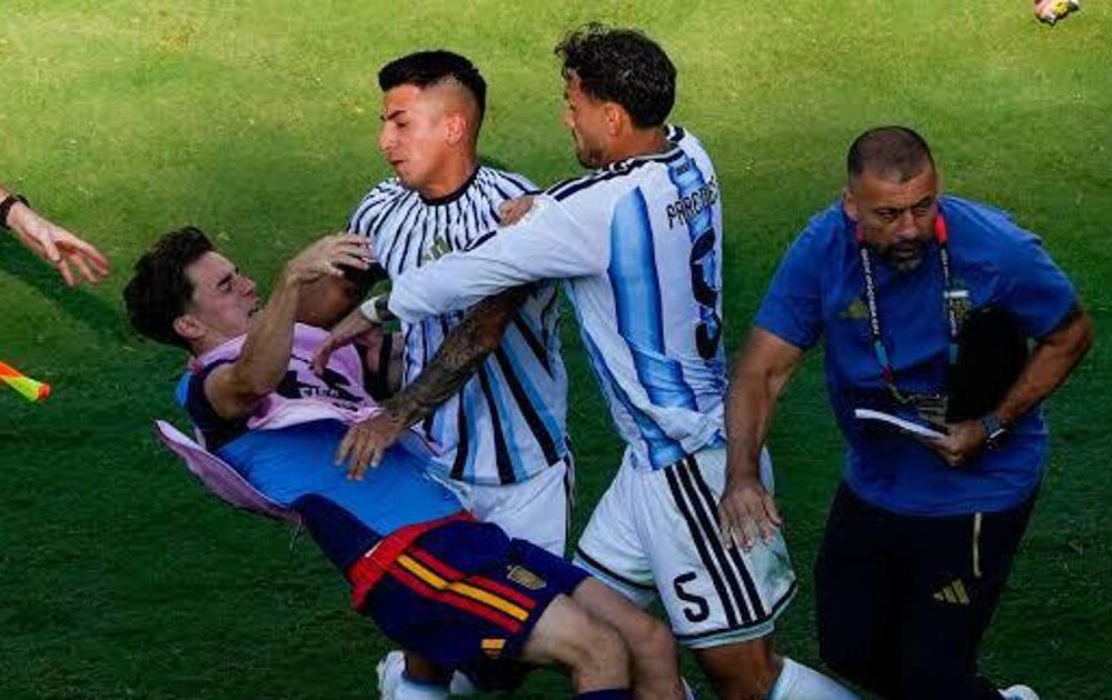 FIFA ajusta sanciones a futbolistas argentinos tras la final con España