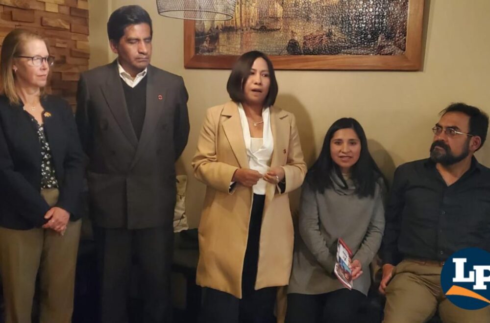 Reunión en Oruro impulsa esfuerzos culturales y educativos con respaldo estadounidense