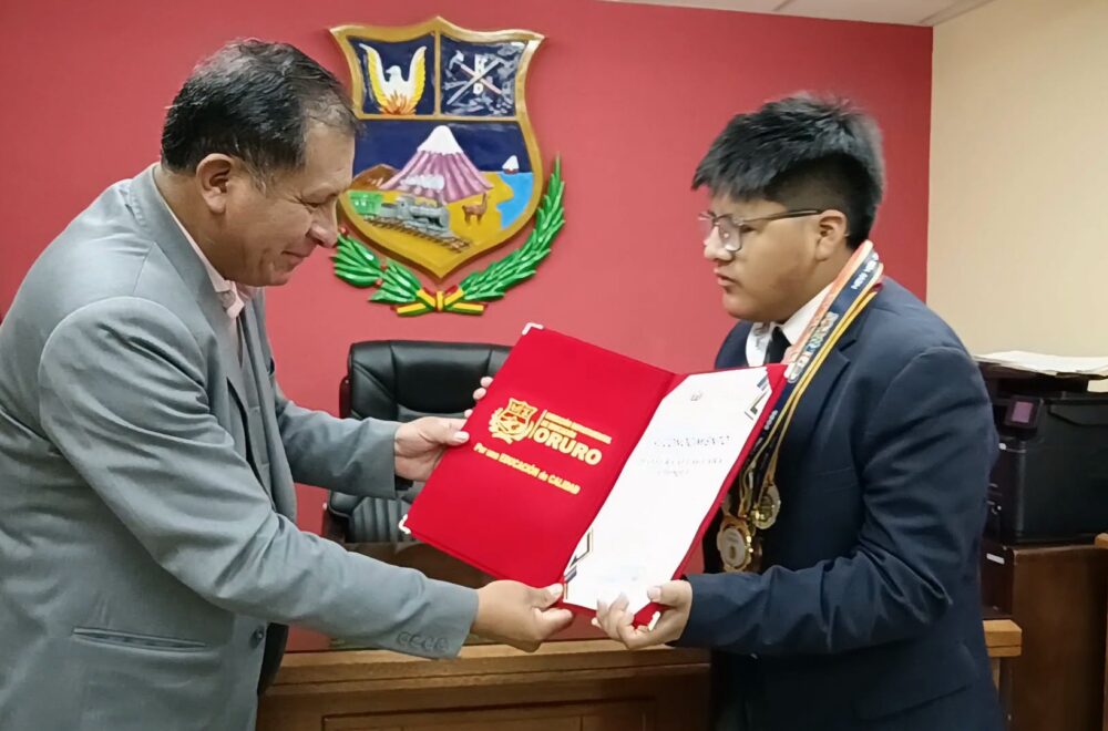 Estudiante orureño destaca en la VII Olimpiada Copernicus 2026 en Nueva York