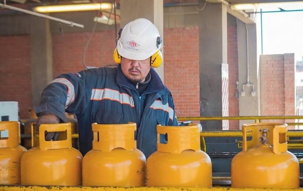 Exministro alerta sobre el alto costo del GLP sin subsidio estatal
