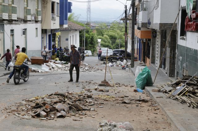 Colombia enfrenta crisis tras terremoto de magnitud 7,4: 314 muertes y 262 desaparecidos