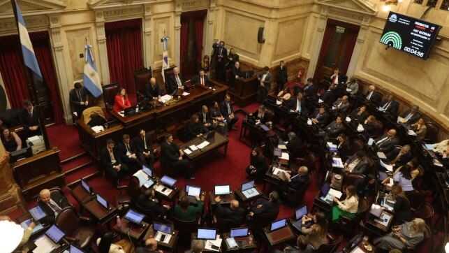 Controversial ley de propiedad privada avanza en Argentina entre tensiones sociales