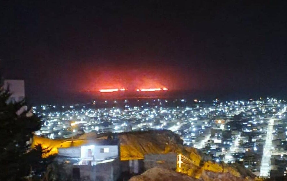 Incendio forestal afecta a la ciudad de Oruro
