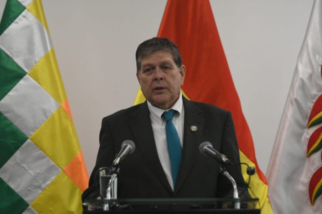 Interpelación al Ministro de Hidrocarburos por crisis de combustibles