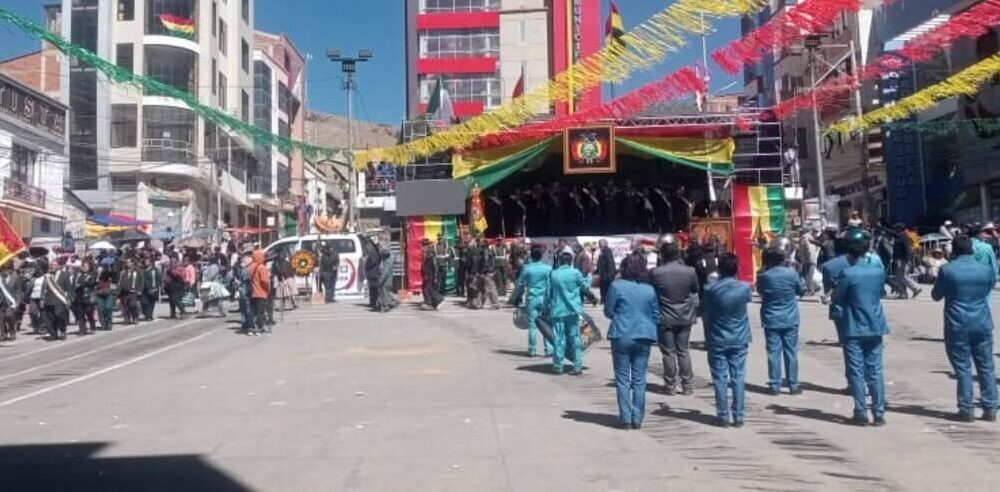 Cierre temporal de la diagonal Jaime Mendoza en Llallagua por desfile cívico
