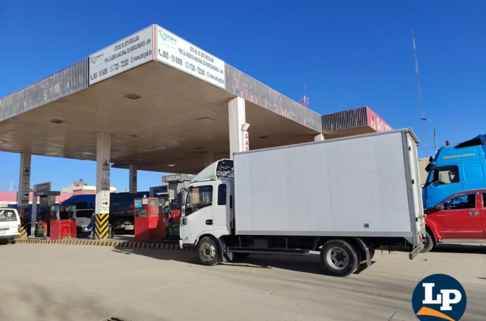 Crisis de Diésel en Oruro: Choferes Anuncian Protestas por Desabastecimiento