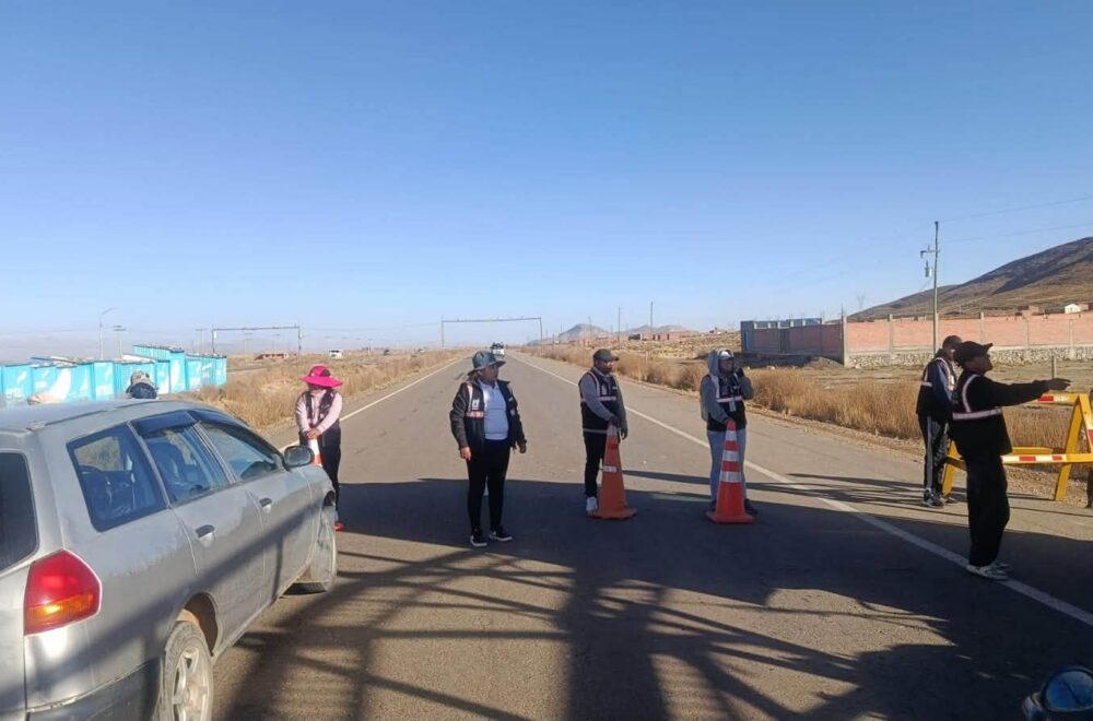 Operativo de Vías Bolivia revela evasión de peaje por 235 vehículos en la ruta La Paz-Oruro