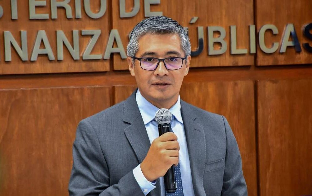 Ministro de la Presidencia se pronuncia sobre denuncia contra Espinoza