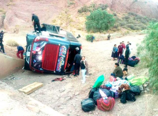 Accidente de bus en Tupiza deja varios heridos