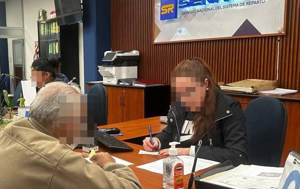 Hijo suplantó a su padre fallecido para cobrar renta durante cuatro años