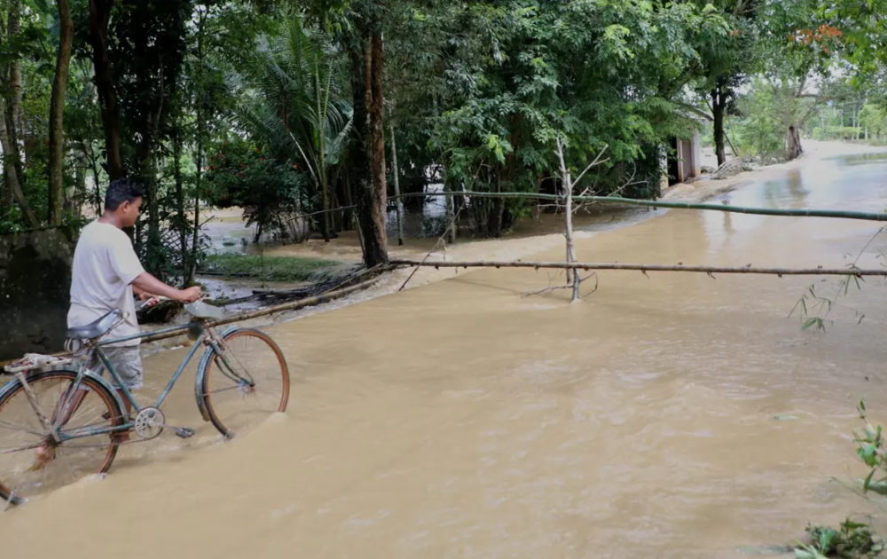 Crisis humanitaria en India: más de 100 fallecidos por devastadoras inundaciones