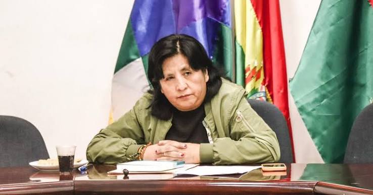 Claudia Bilbao critica a Edmand Lara por acercamientos a Evo Morales