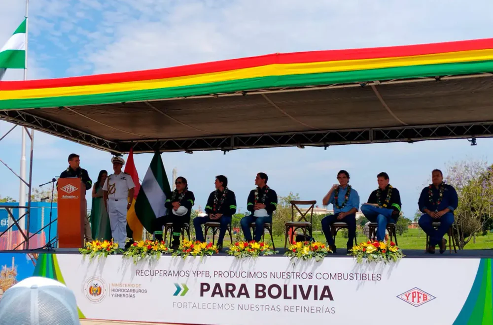 Reactivan refinación de crudo importado para aumentar producción de combustibles en Bolivia