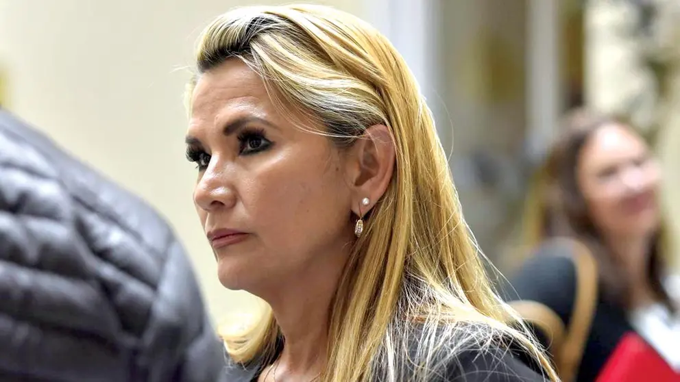 Áñez exige a Rodrigo Paz cambios urgentes en su gestión