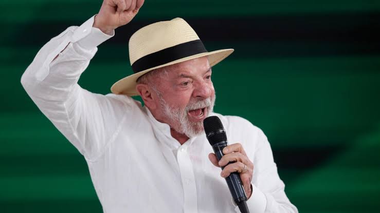 Lula critica el celibato de la Iglesia Católica y resalta el rol de las mujeres en las evangélicas