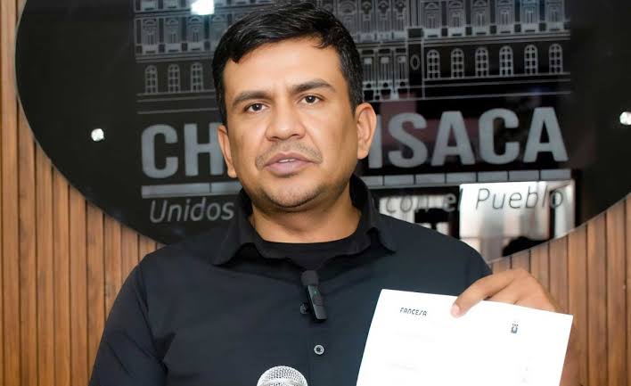 La postura ambigua de Ayllón ante el conflicto por el DS 5676