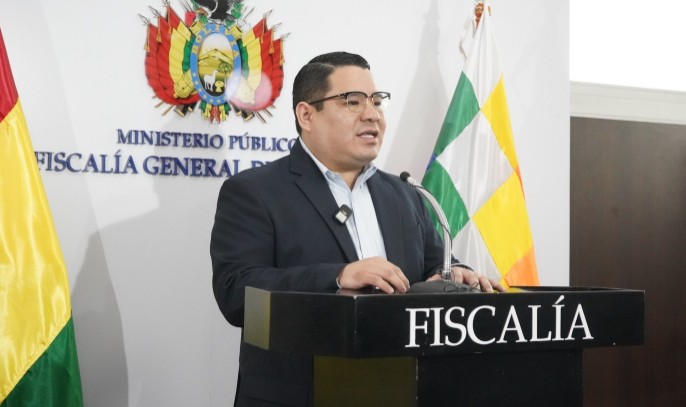 Diego Ávila, reconocido como "presidente constitucional" en ausencia de los líderes del Ejecutivo