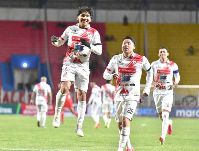 Nacional Potosí enfrenta a Real Tomayapo en busca de su pase a cuartos