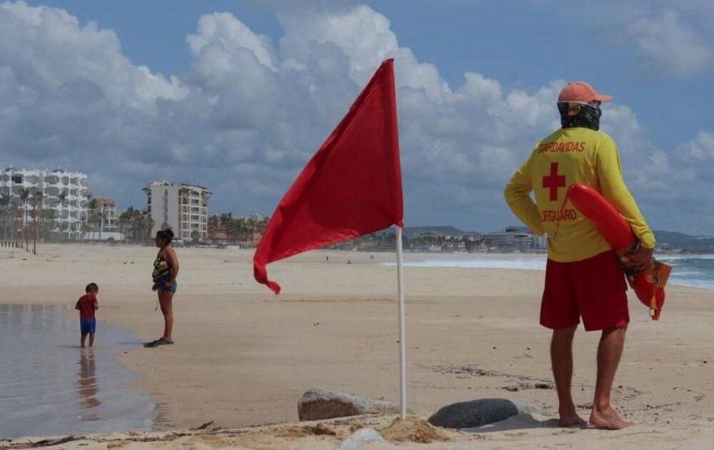 El huracán Polo se aproxima a Baja California: Alerta máxima en México