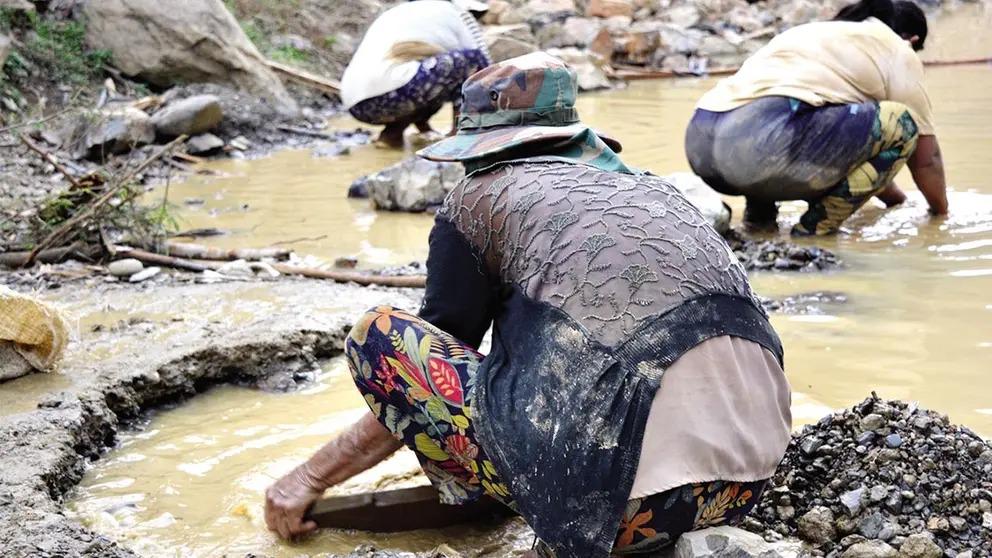 Las desigualdades en la minería aurífera de Bolivia: grandes beneficios para pocos