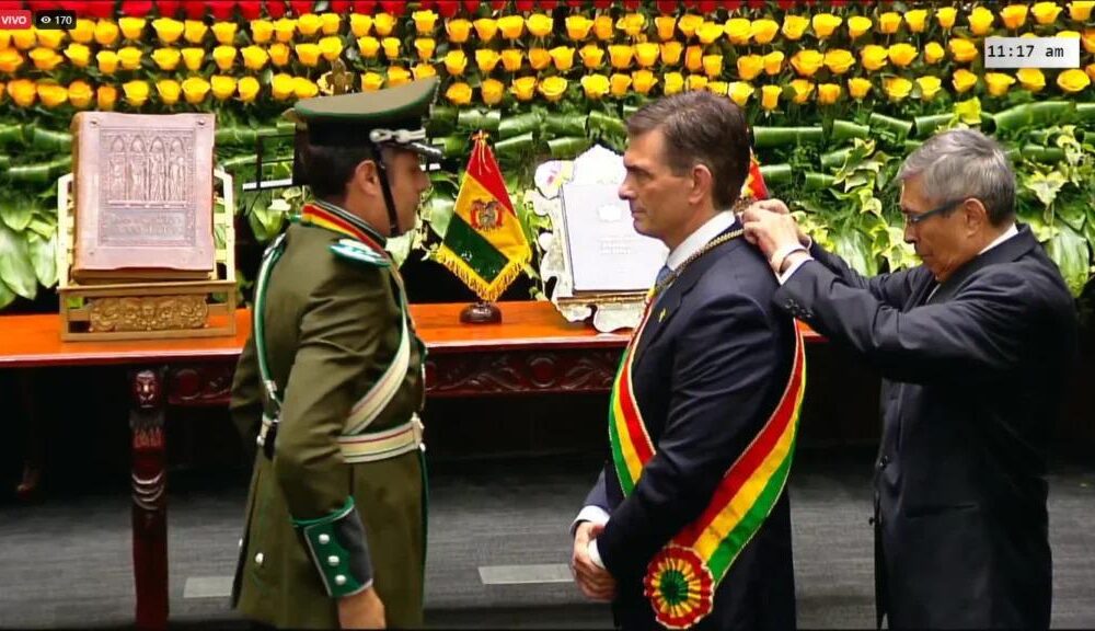 Crisis de liderazgo en Bolivia: Legisladores cuestionan viajes del Presidente y Vicepresidente
