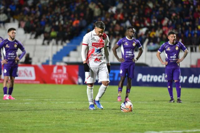Real y Nacional se enfrentan en un clásico decisivo