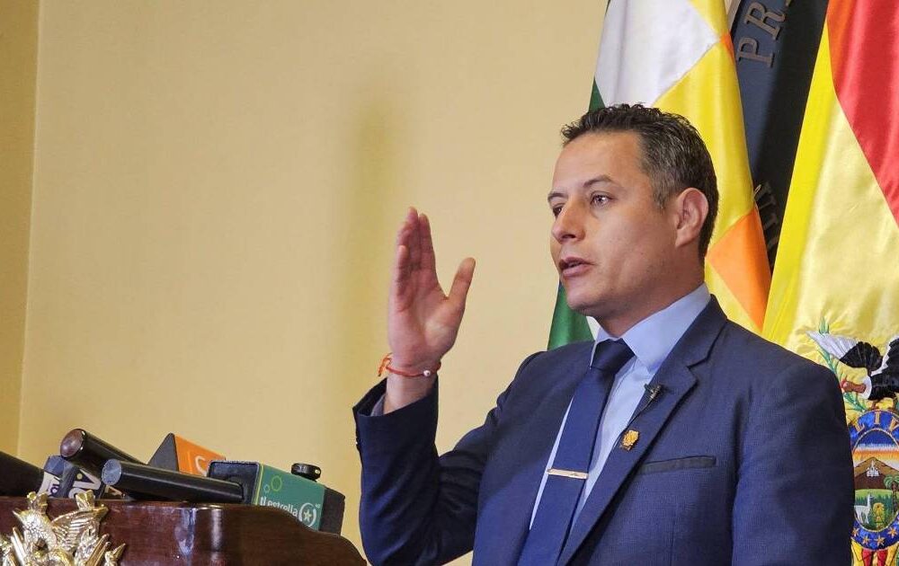 Lara critica la intervención de YPFB: "No resolverá la crisis de combustible"